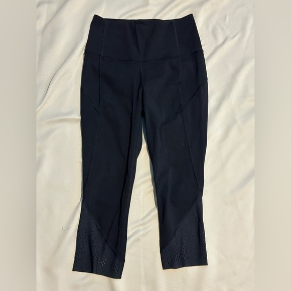 Lululemon Anew Crop (21") Leggings in Black - Size 6 - Picture 3 of 8